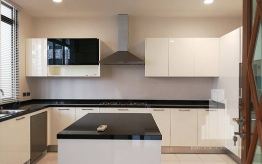 Modern House with Private Pool Sukhumvit 24, Phrom Phong